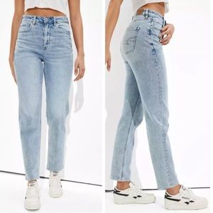 American Eagle Straight Mom Jeans